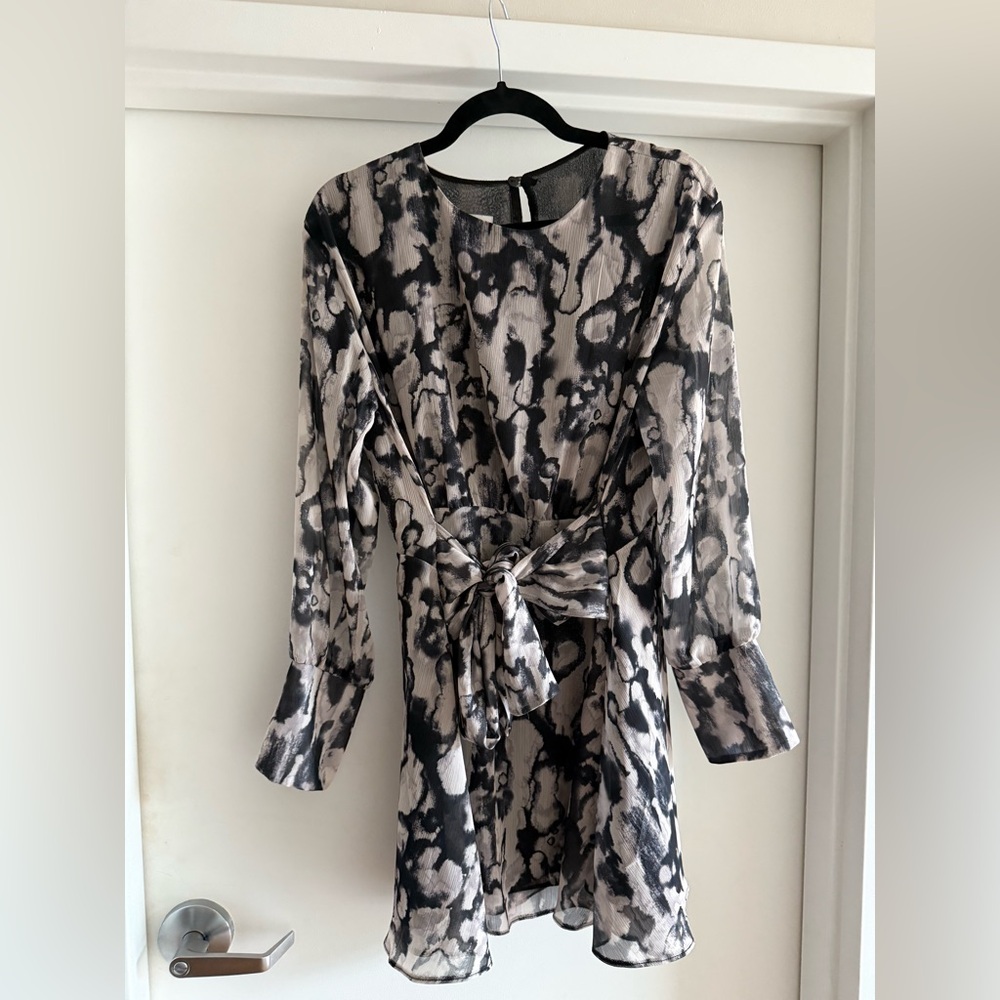 Topshop Black and Cream Abstract Long Sleeve Dress